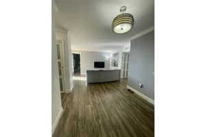 11800 Sw 18th St 131-4, Miami