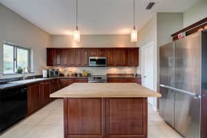 SE 19th St, Homestead, FL 33035, Sold 10/02/24