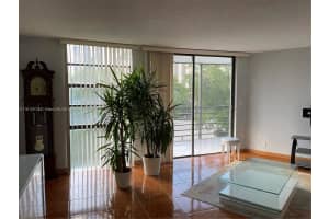 20400 E Country Club Dr, Aventura, FL 33180, Sold 09/24/24