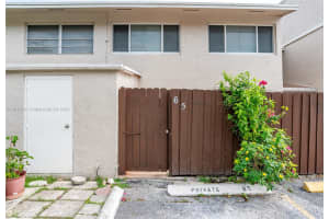 15660 SW 82nd Cir Ln, Miami, FL 33193, Sold 09/06/24