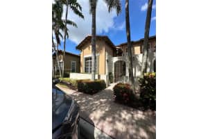 961 SW 147th Ter, Pembroke Pines, FL 33027, Sold 11/27/24