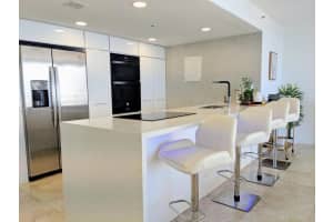 7601 E Treasure Dr APT 2121, North Bay Village, FL 33141, Sold 12/23/24