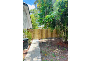 1329 Periwinkle Pl, Wellington, FL 33414, Sold 08/30/24
