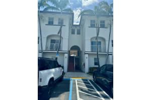 8930 NW 97th Ave APT 211, Medley, FL 33178, Sold 10/04/24