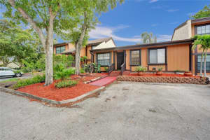 10121 Woodbury Ct, Pembroke Pines, FL 33026, Sold 11/22/24