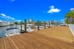 6881 Bay Dr, Miami Beach, FL 33141, Sold 11/07/24