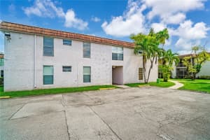 10395 N Kendall Dr APT V7, Miami, FL 33176, Sold 08/30/24