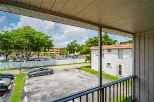 10395 N Kendall Dr APT V7, Miami, FL 33176, Sold 08/30/24