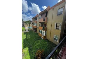 6070 W 18th Ave APT 206, Hialeah, FL 33012, Sold 12/27/24