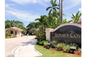 10019 NW 5th St, Plantation, FL 33324, Sold 01/07/25
