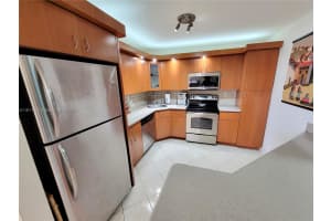 2750 NE 183rd St APT 1606, Aventura, FL 33160, Sold 11/06/24