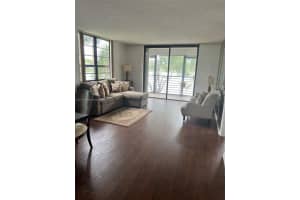 901 Colony Point Cir, Pembroke Pines, FL 33026, Sold 09/11/24
