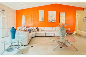 20007 NW 58th Pl, Hialeah, FL 33015, Sold 09/27/24