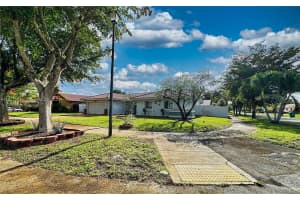 20007 NW 58th Pl, Hialeah, FL 33015, Sold 09/27/24