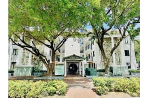 3242 Mary St, Coconut Grove, FL 33133, Sold 02/03/25