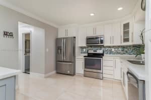 800 SW 18th St, Boca Raton, FL 33486, Sold 01/15/25