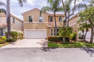1115 Redwood St, Hollywood, FL 33019, Sold 09/23/24