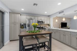 7630 NW 79th Ave APT K4, Tamarac, FL 33321, Sold 12/04/24