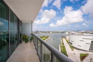 888 Biscayne Blvd APT 2004, Miami, FL 33132, Sold 10/08/24