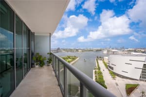 888 Biscayne Blvd APT 2004, Miami, FL 33132, Sold 10/08/24