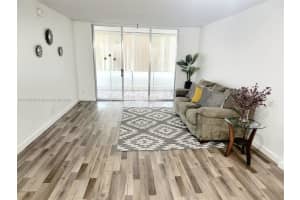 2999 NW 48th Ave, Lauderdale Lakes, FL 33313, Sold 01/13/25