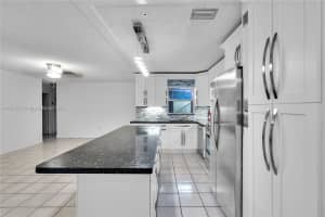 7340 Bay Hill Dr, Hialeah, FL 33015, Sold 08/22/24