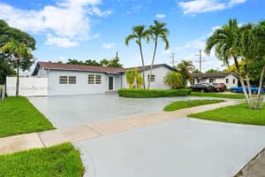 10321 SW 37th St, Miami, FL 33165, Sold 12/04/24