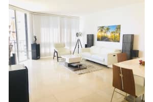 520 Brickell Key Dr, Miami, FL 33131, Sold 12/06/24