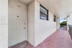 114 Lake Emerald Dr APT 309, Oakland Park, FL 33309, Sold 11/04/24