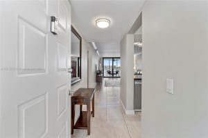 114 Lake Emerald Dr APT 309, Oakland Park, FL 33309, Sold 11/04/24