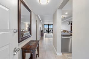 114 Lake Emerald Dr APT 309, Oakland Park, FL 33309, Sold 11/04/24