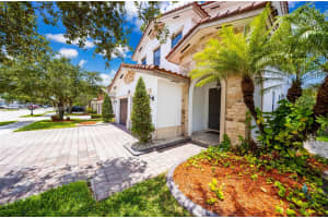 10463 NW 70th Ln, Doral, FL 33178, Sold 09/27/24