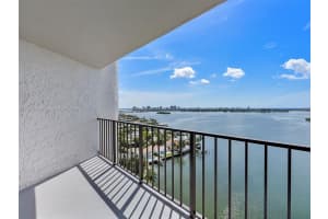 1800 NE 114th St APT 2004, Miami, FL 33181, Sold 12/18/24