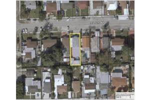 734 E 39th St, Hialeah