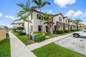 3203 SE 7th St, Homestead, FL 33033, Sold 09/13/24