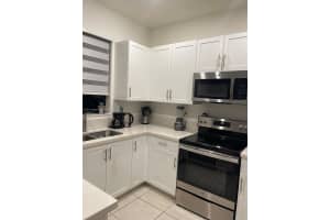 33 W 33rd St, Hialeah, FL 33012, Sold 01/17/25