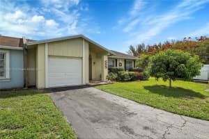 350 Lakewood Cir E, Margate, FL 33063, Sold 08/02/24
