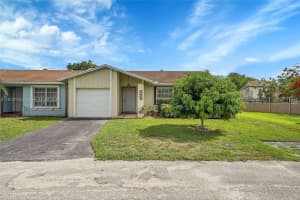 350 Lakewood Cir E, Margate, FL 33063, Sold 08/02/24