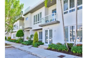 6423 NW 104th Path, Doral, FL 33178, Sold 11/06/24