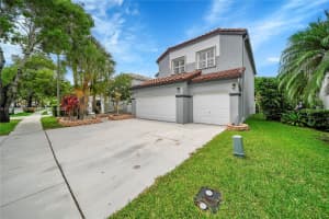 15727 NW 11th St, Pembroke Pines, FL 33028, Sold 08/29/24