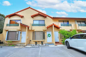 10211 SW 77th Ct, Miami, FL 33156, Sold 10/03/24