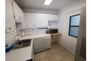 20500 W Country Club Dr APT 212, Aventura, FL 33180, Sold 03/10/25