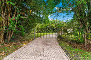 7850 SW 112th St, Pinecrest, FL 33156, Sold 05/12/25
