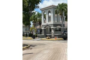 7130 NW 179th St, Hialeah, FL 33015, Sold 07/16/24