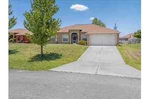 821 Carlfield Ave Lehigh Acres, FL 33971 - MLS#A11614558