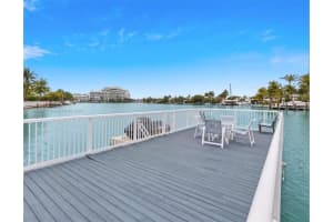 4710 Pine Tree Dr 45, Miami Beach