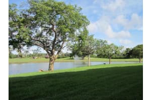 9320 S Hollybrook Lake Dr, Pembroke Pines, FL 33025, Sold 09/04/24