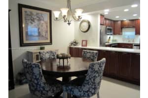 9320 S Hollybrook Lake Dr, Pembroke Pines, FL 33025, Sold 09/04/24