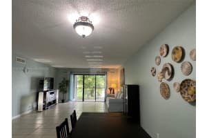 280 Racquet Club Rd, Weston, FL 33326, Sold 12/03/24