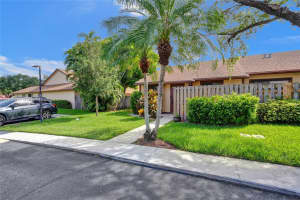 11119 NW 38th St, Sunrise, FL 33351, Sold 08/22/24